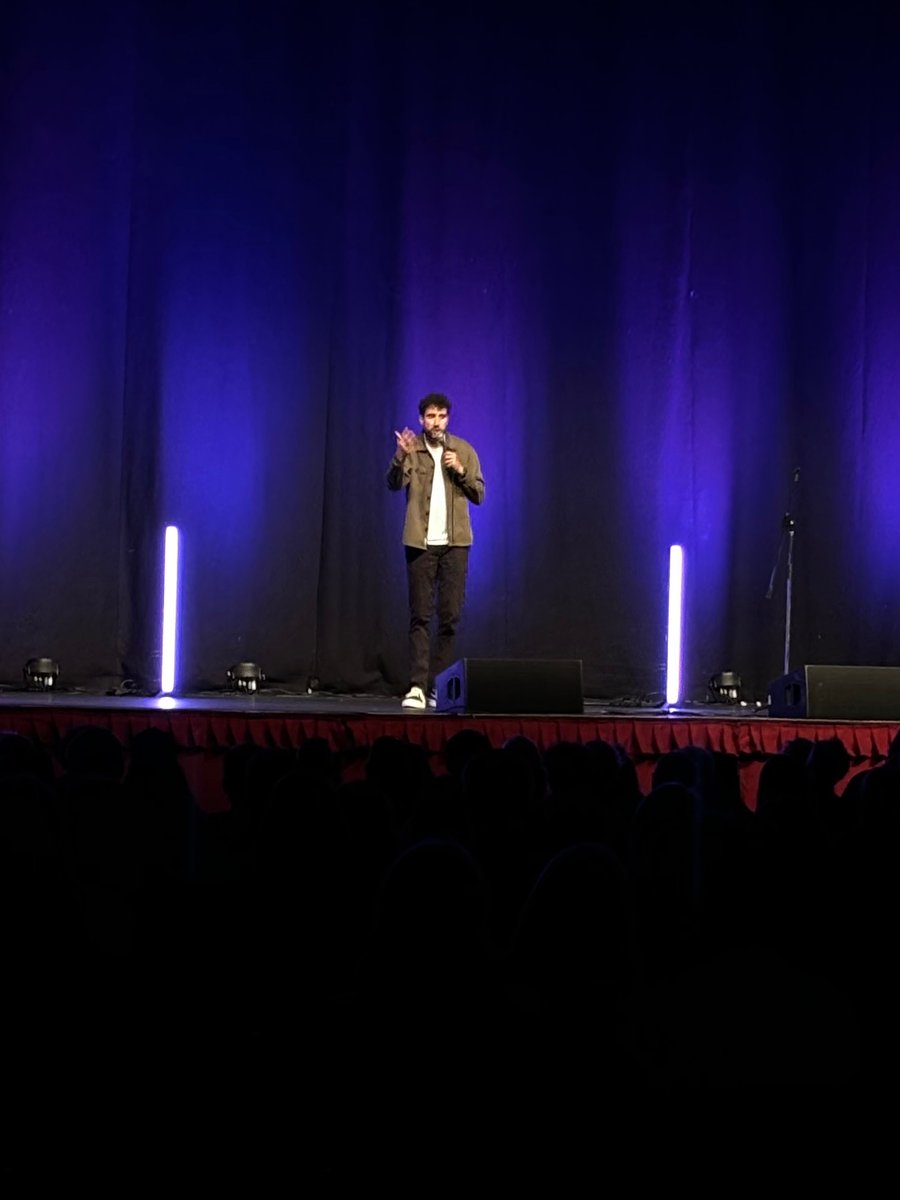 Hull on a raucous Saturday was a joy! I’ll be back on a hopefully equally raucous Friday, 24th May with my solo show @HullTruck Grab your tickets here… hulltruck.co.uk/whats-on/comed…