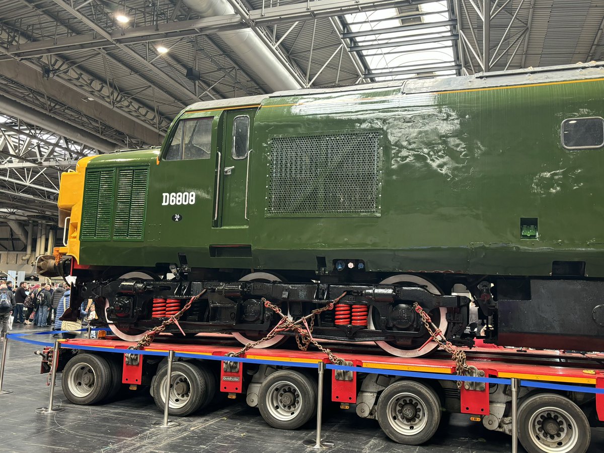 Great to see 37108 in the limelight at Model World Live 2024at the NEC @KeyModelWorld @Hornbymag