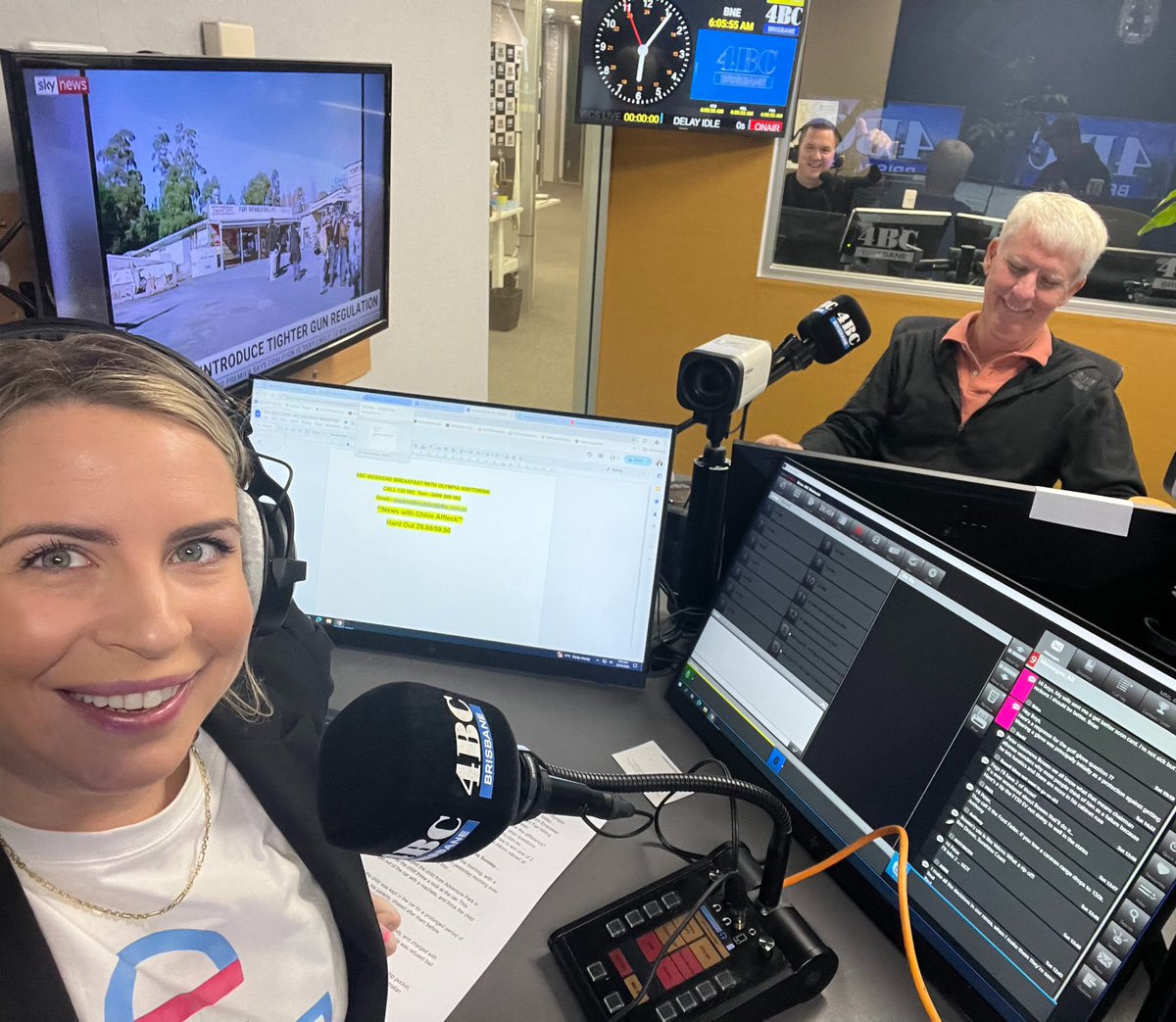 Who can spot @PeterFegan9 ? What a legend helping out on 4BC Weekend Breakfast this morning. Feegs will be taking your calls for gardening this morning. Is there anything he can't do?