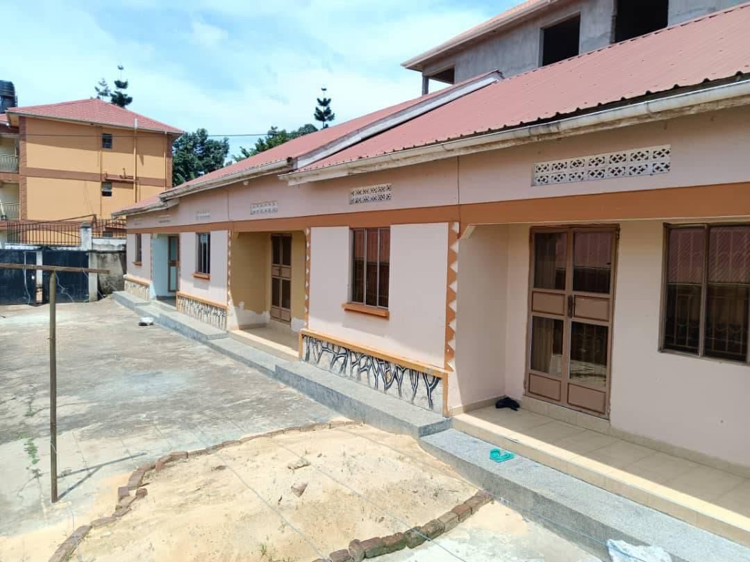 Property for sale: Price: 135m ugx 3 rental units each has two bedrooms Plot size: 100ft X 50ft ~ 13 dec Location: Seeta One of them can be owner occupied! Ready title! +256 708 732 104