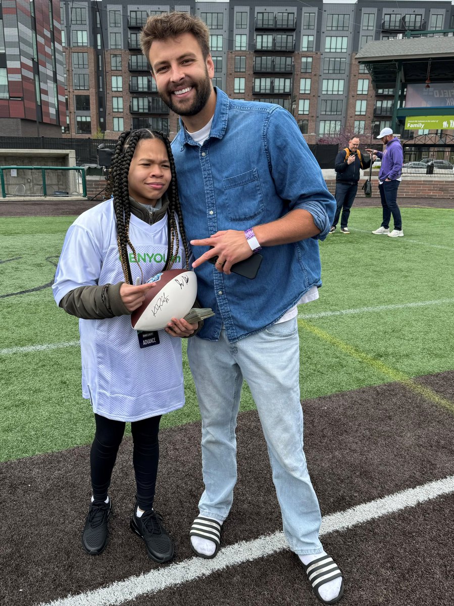 🏈 Join us at #NFLDraft to bring NFL FLAG-In-School to Detroit schools to empower all students to be physically active, especially girls. Enter to win a @itsmejimmydarts trip to Super Bowl LIX! Visit Alltroo.com. Let's fuel potential and empower play together! 💪