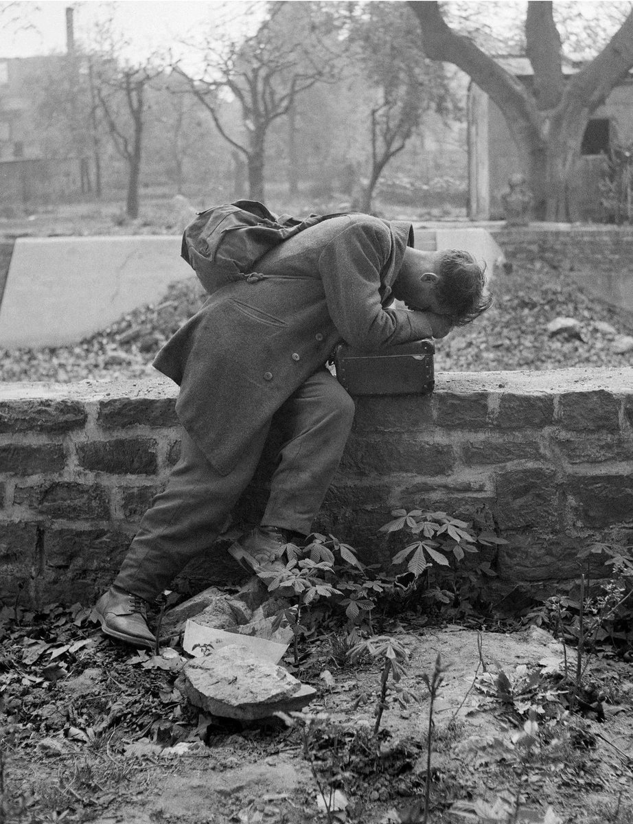 German soldier returns home to find only rubble and his family missing