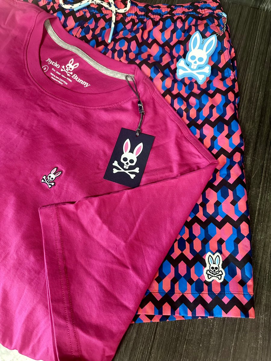 Psycho Bunny 👀👀 Nice matching set in the cases at Dobson! #psychobunny #shorts #menswear #swimming #boardshorts #mesa #az #mesaaz #fashion #trade #namebrandexchange #pool #trends