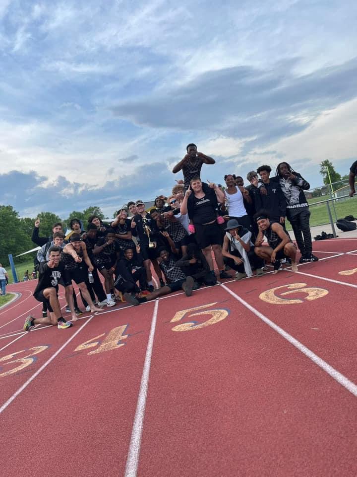 1st place at the Marion Relays! Stole this pic from Coach Mykel Gary and Coach DeAndre Dajon Smith, the best coaches in the biz. Great day today!