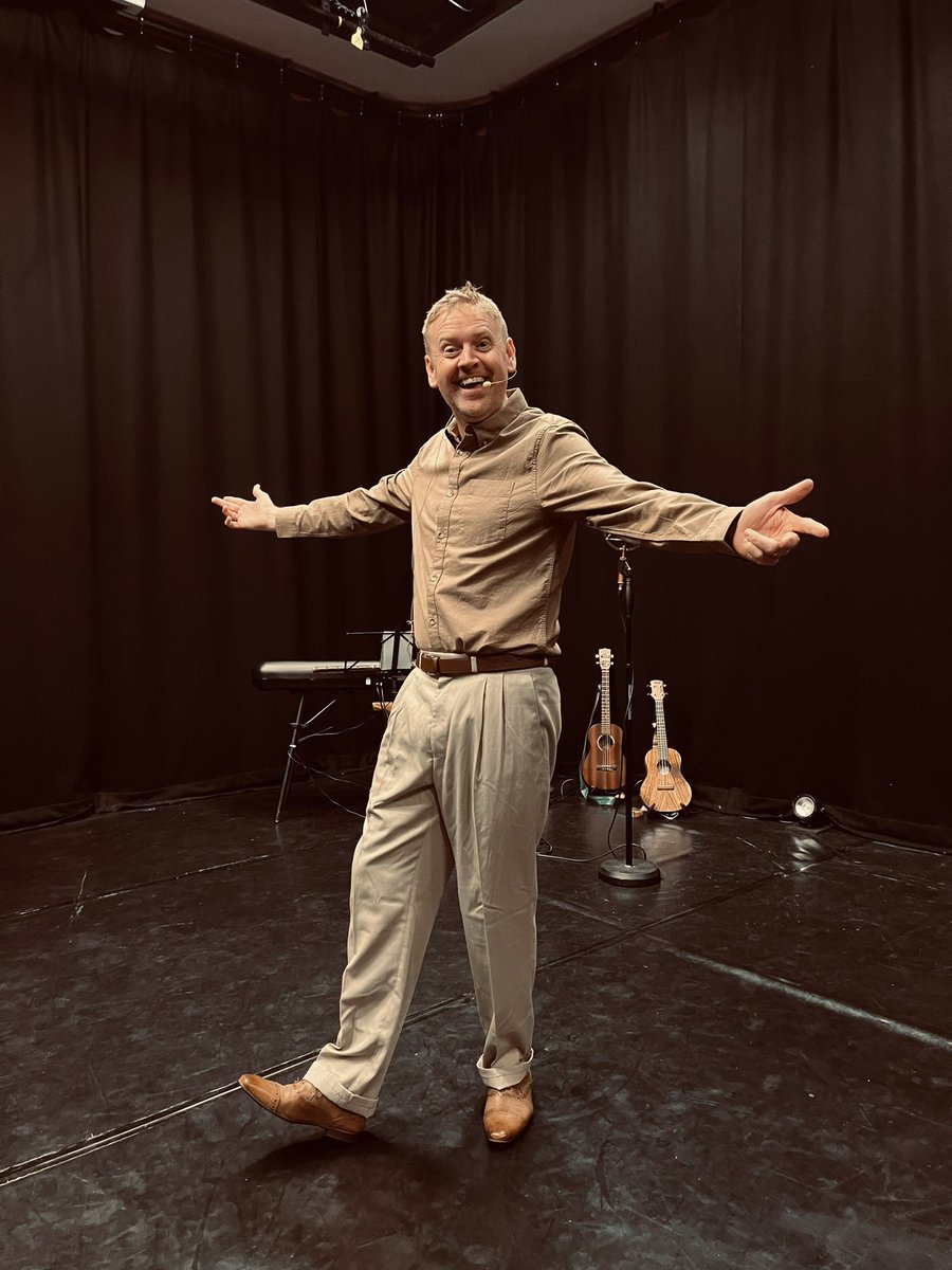 Huge thanks to everyone who turned out to see Elegies in Edinburgh tonight. Here I am in full horrendous costume just before the show. Packed theatre, great performances all round, and discovered during the Q+A that my zip was down the entire show…… 🤦🏼