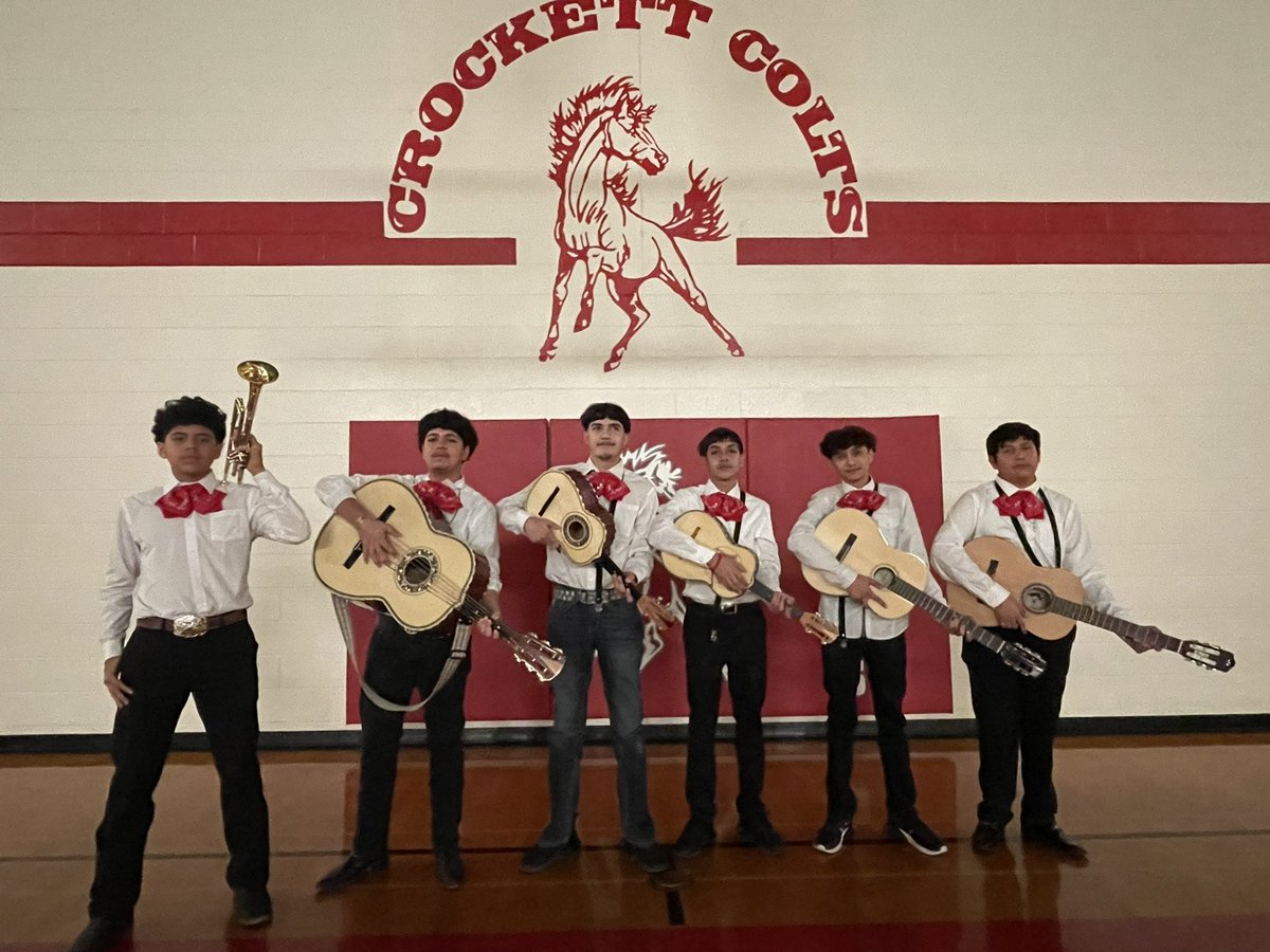 @CrockettColts Mariachi group showcasing their talent at today’s Mariachi Clinic led by Mr. Carreón! Great job Mariachi Colts! #KeepTheMusicPlaying
🎼 🎶 🎵 🎺 🇲🇽 🎻
