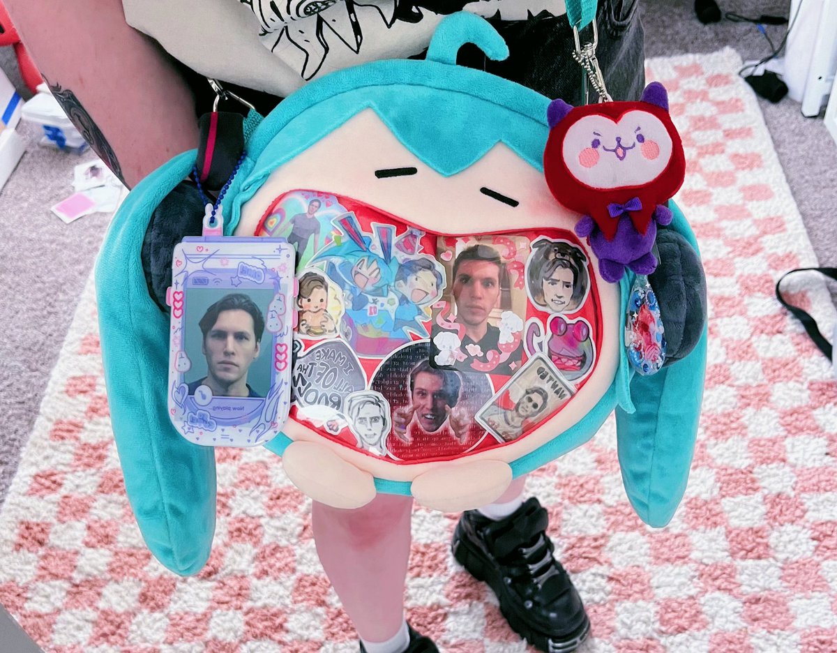 made an ita specifically for miku expo 🐀