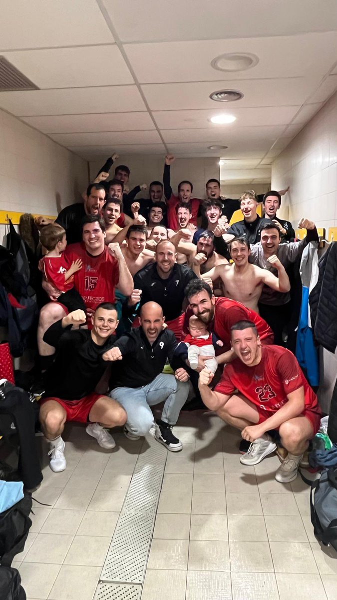 Bm. Loyola (@balonmanloyola) on Twitter photo Victoria de los colegiales en la primera semifinal de la F4 frente a <a href="/CDErreka/">ErrekaKirolElkartea</a> Mañana los nuestros se enfrentarán en la gran final por el título a <a href="/BalonmanoArdoi/">Balonmano Ardoi</a> Vamooossss rojos!! <a href="/jesuitascolegio/">Jesuitas Pamplona</a> Victoria de los colegiales en la primera semifinal de la F4 frente a <a href="/CDErreka/">ErrekaKirolElkartea</a> Mañana los nuestros se enfrentarán en la gran final por el título a <a href="/BalonmanoArdoi/">Balonmano Ardoi</a> Vamooossss rojos!! <a href="/jesuitascolegio/">Jesuitas Pamplona</a>