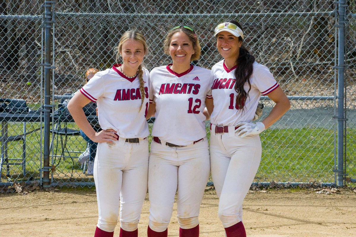 RivierUnivAD's tweet photo. Thank you Shay, Eden and Kiara for your commitment and dedication to @goAMCATS @goannamaria @AMCAT_Softball #SeniorDay #AMCATS4Life https://t.co/e4xthtCw7A