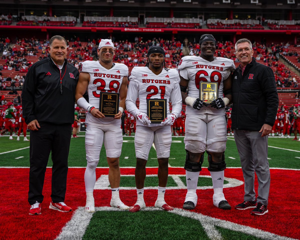 Your 2024 Spring Award Winners 🏆 Frank R. Burns Award (toughness): Timmy Ward Mark Mills Second Effort Award (most improved offense): Kobe Asamoah Douglas A. Smith Second Effort Award (most improved defense): Al Shadee-Salaam