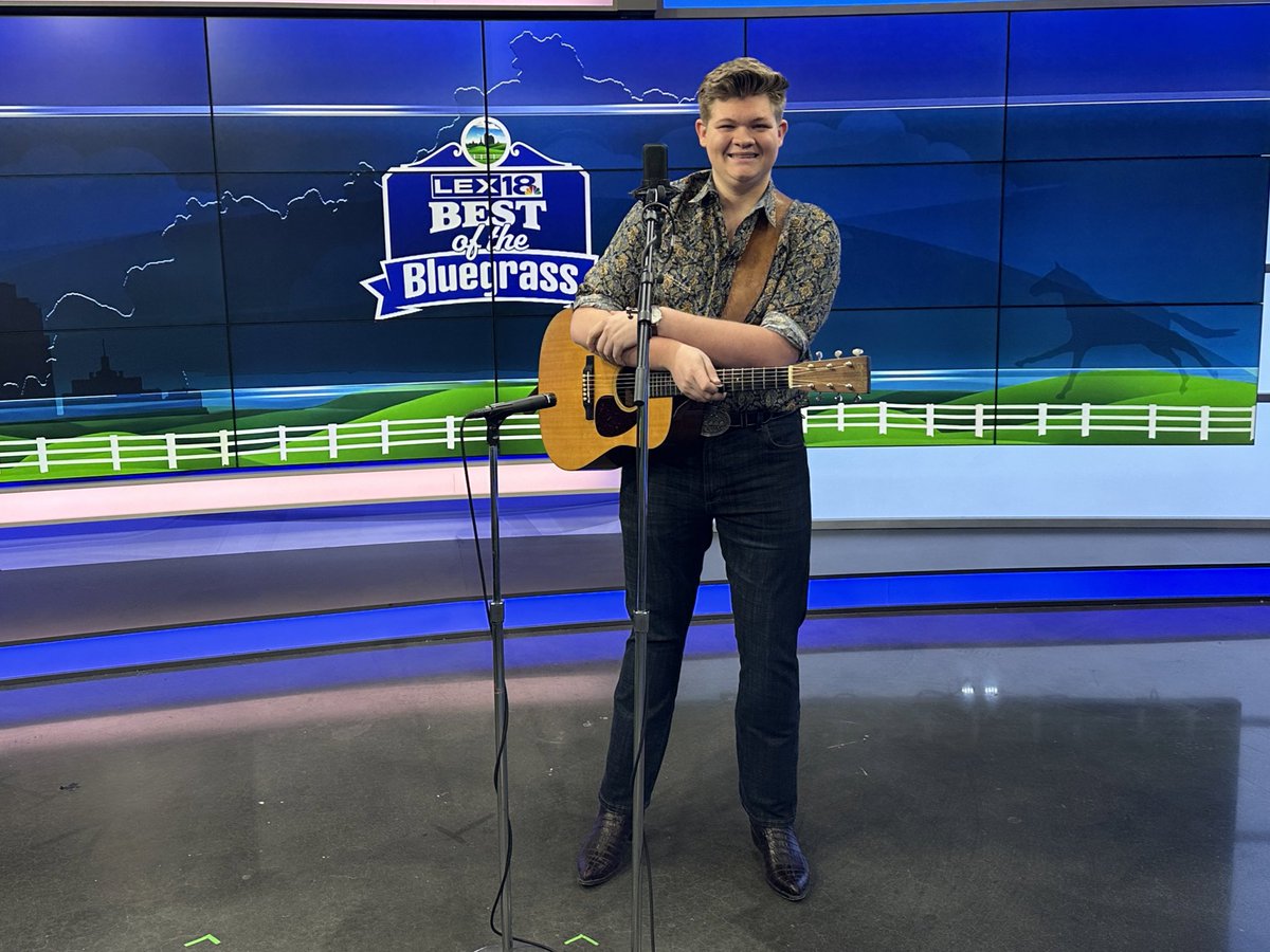 JenNimePalumbo's tweet photo. We’re counting down to the @KentuckyDerby on #BestoftheBluegrass!
🌹 Meet @wyliecaudill, the official artist of #KentuckyDerby150
🌹Derby fashion show at @Dillards
🌹 Derby parties at @liquorbarn
🌹 @amillermusic_ performs “My Old Kentucky Home”
🌹@keeneland CEO and @NTRA Chair Shannon Arvin
🌹 @NortonCenterKY marks a milestone
Join me for that and more at 7PM on @LEX18News!
