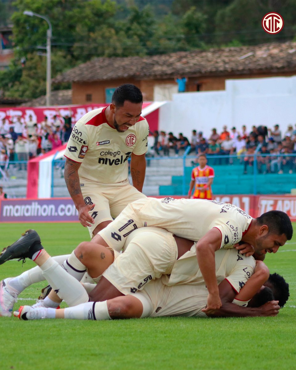 Imágenes del momento del gol de Joel Sánchez🦅 #ContigoGavilán #UTC2024