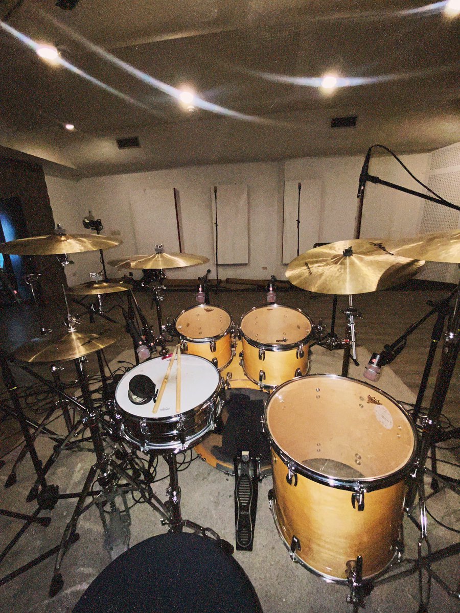 ivan_castrom's tweet photo. 1️⃣ Recording en casa @mixfactoryestudio 
2️⃣ @camiloaldanabass cuadrando los tracks pa’ grabar
3️⃣Cookie coquette 🫶🐶
4️⃣ La oficina más cómoda del mundo @ludwigdrumshq @anatoliancymbalsofficial https://t.co/S0dS8RdHVF