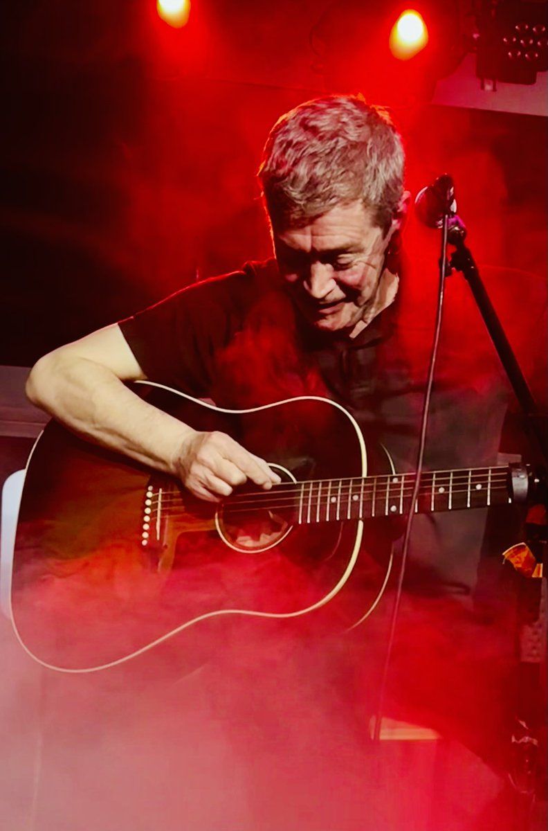 and tonight was a <a href="/TheNewCue1/">The New Cue</a> event <a href="/thesocial/">The Social</a> with <a href="/michaelheadtreb/">Michael Head Official</a> and it was pretty great, wasnt it <a href="/TedKessler1/">Ted Kessler</a> <a href="/wewet23/">Ann Nazario</a> 👌