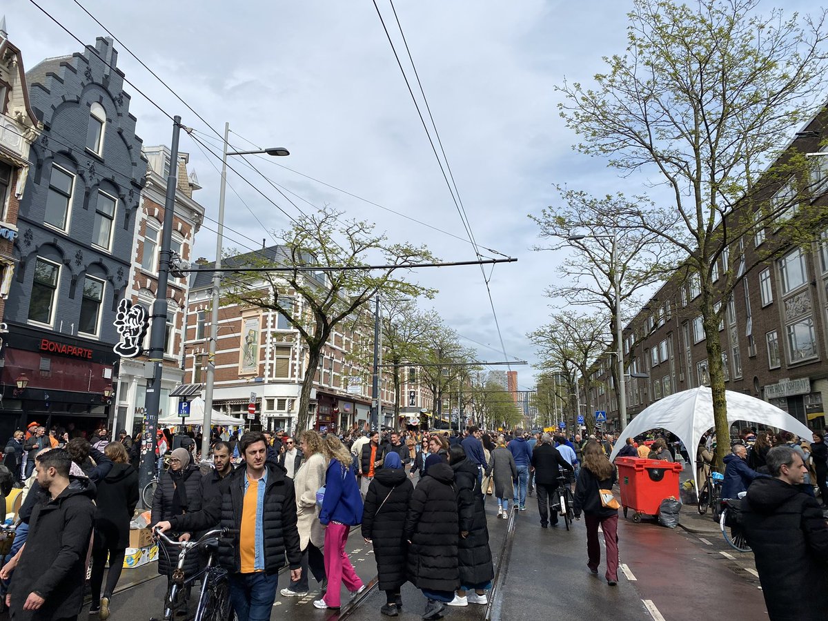 OakeyRuss's tweet photo. The flea markets of konigsdag in Rotterdam
Brilliant atmosphere; would recommend! https://t.co/dSXG6u4INK