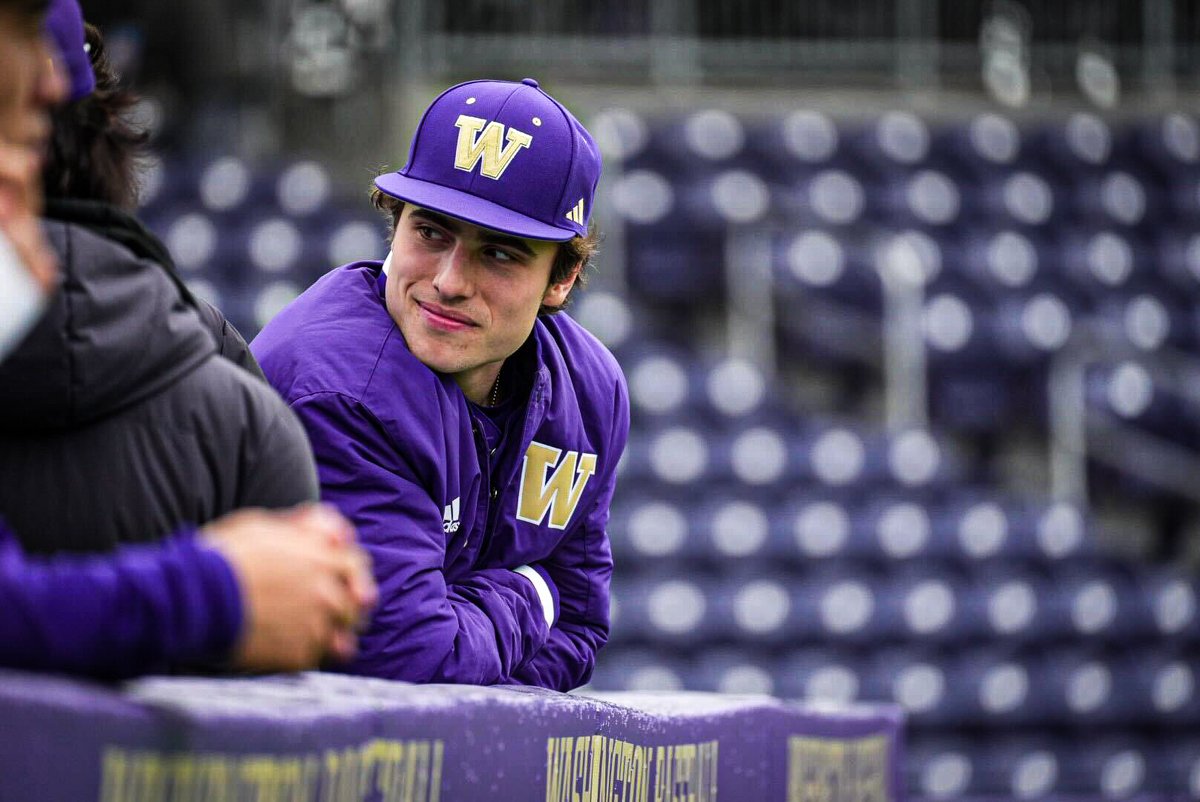 UW_Baseball tweet picture