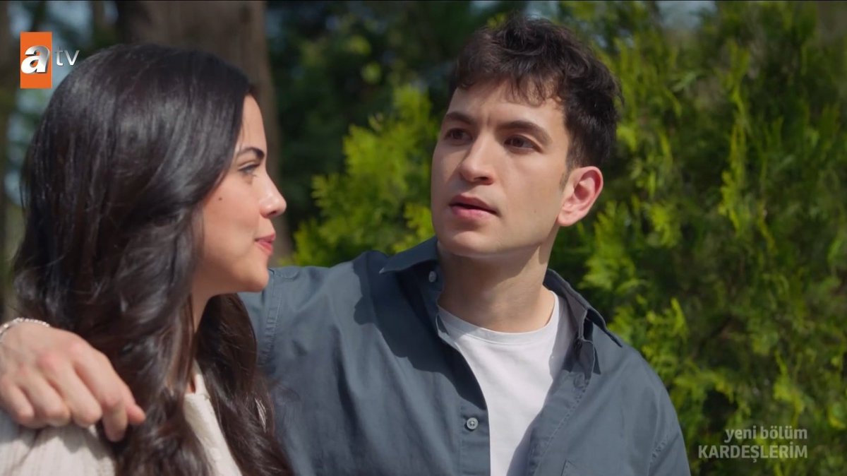Yasmin was so sweet in the way she tried to calm Tolga down that he shouldn't worry about not being able to buy her what she wants at that moment. She is really not such a spoiled girl as she was in the past.
#Kardeşlerim #BerkAliÇatal #TolgaBarçın #YasTol #EylülLizeKandemir