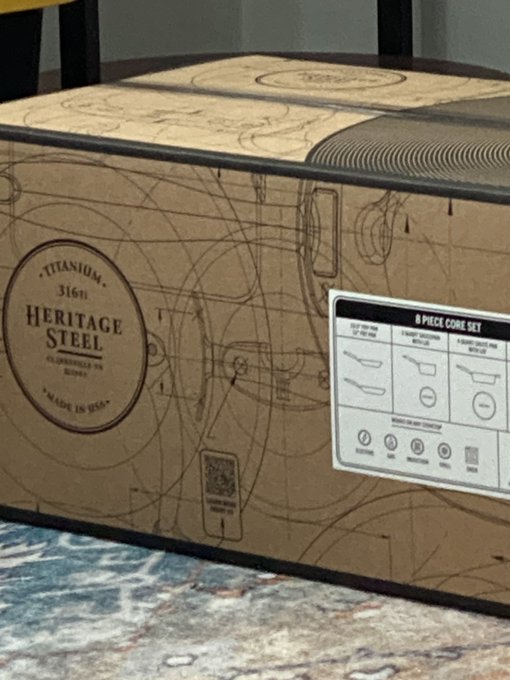 My favorite fan bought me this pan set today. So excited to open it!!!! https://t.co/ZeeExJ481P