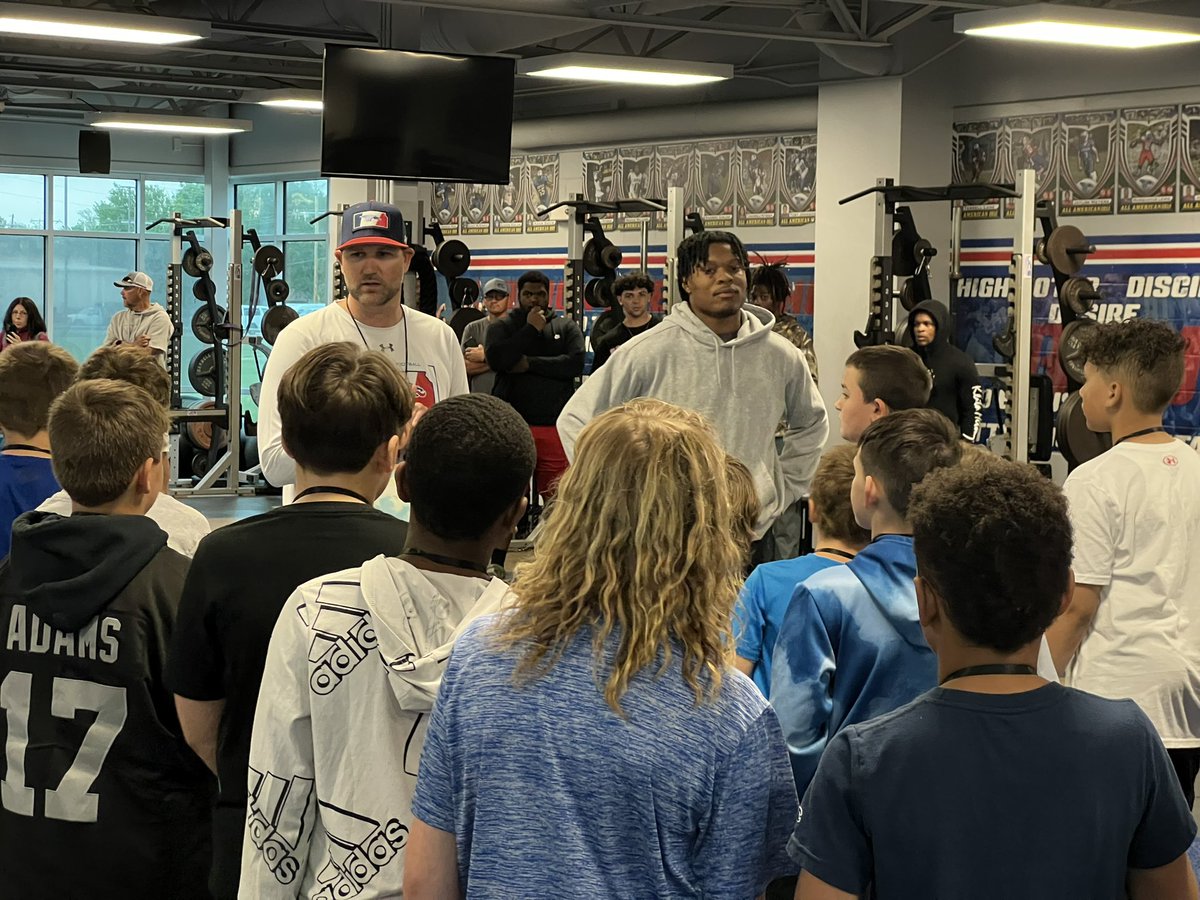 dfosterymca's tweet photo. @CoachDrewDallas thanks for having your guys come home to give back to the community. Great leadership! https://t.co/pBfu115kPm