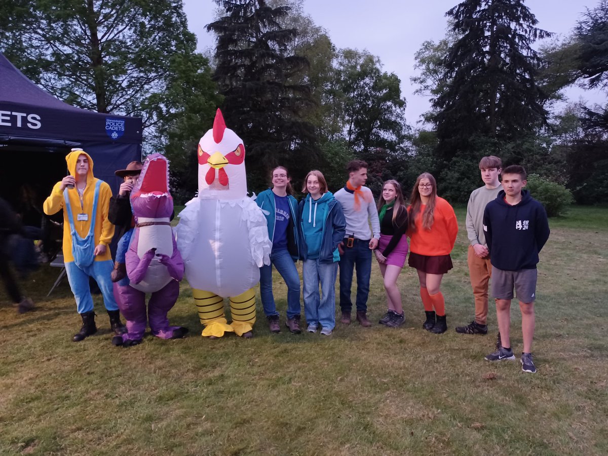 Our cadets are doing 24-hour sponsored walk to raise money for @ShineALightCov Childhood Cancer Support and will continue walking in shifts throughout the night until midday tomorrow @warkspolice @NationalVPC @WarwickshirePCC