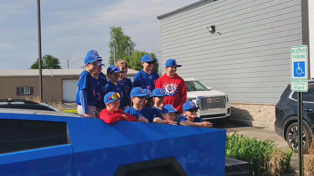 🌟 A quick trip to Tim Horton's turned into a memorable moment as a baseball team started chanting 'Cybertruck'! It ended with a fun team photoshoot for the season. These kids were the best! ⚾📸

 #TeamSpirit #MemoriesMade #BaseballFun
 🌟#bluecybertruck #cybertruck #tesla