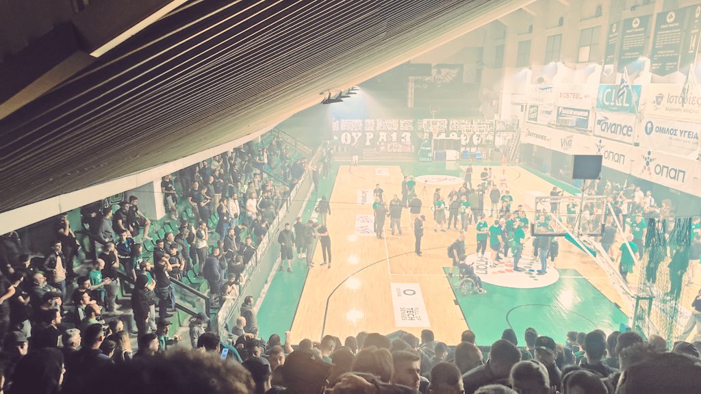 Mary0000's tweet photo. It's just so hard to grasp for me that in #Athens it takes just 1,5 since the end of the game to come to historic arena from suburbs on weekend and celebrate the title with lots of fans
CRAZY
Congratulations to girls ☘️💚🏐🥇
#paovolley #Tafos https://t.co/Zn9G5aVkK4