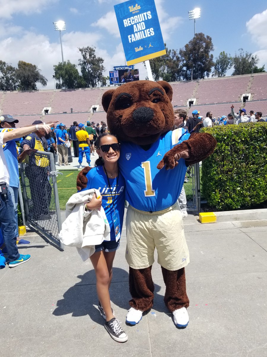 At @RoseBowlStadium watching UCLA's Spring Showcase 24'... Let's GOooo #UCLA 💙💛 @talanoaili @Tee_lah32