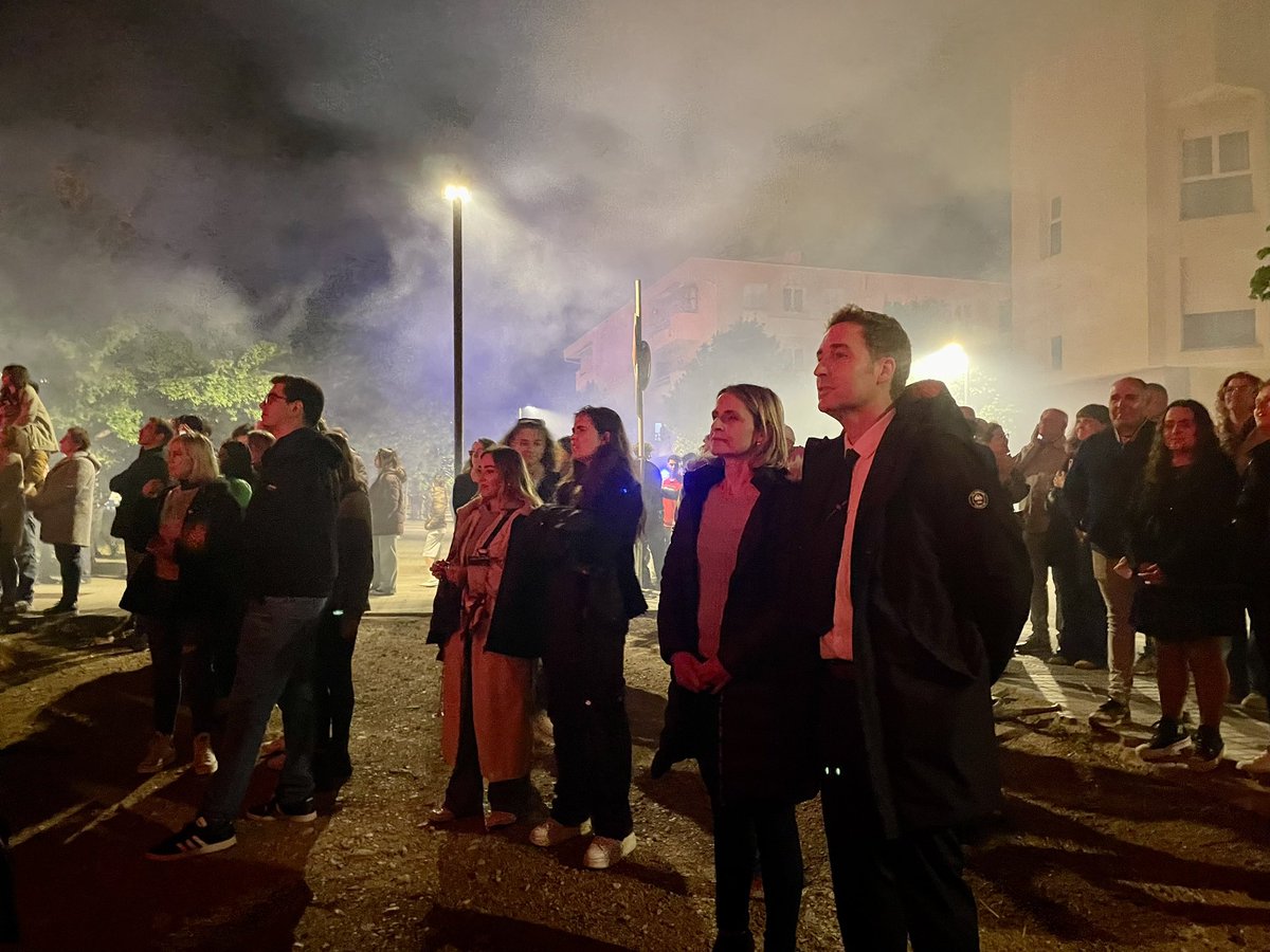 Un espectacle de foc i percussió amb estructures de foc i el bestiari de cultura popular, el drac i el bou de Figueres.

#SantaCreu #Figueres