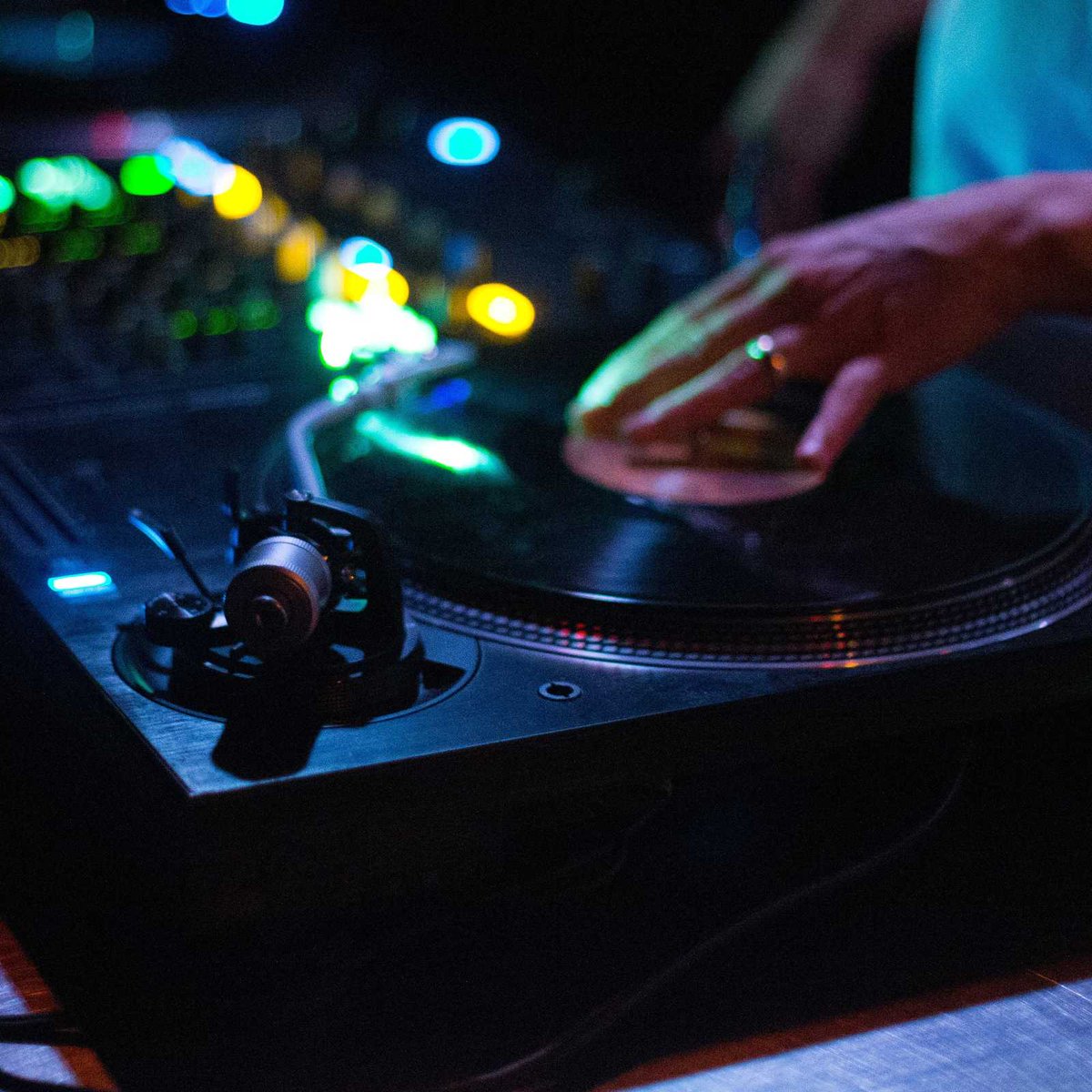 Missed DJ Artwork's live set last night? Don't worry, he's back tonight at 9pm with hip hop, top 40s, dancehall, and more in the mix. We'll see you tonight 🔥
#beaumonde #livedj #atldj #atllivemusic #atlcigars #alpharetta #johnscreek #atlnightlife