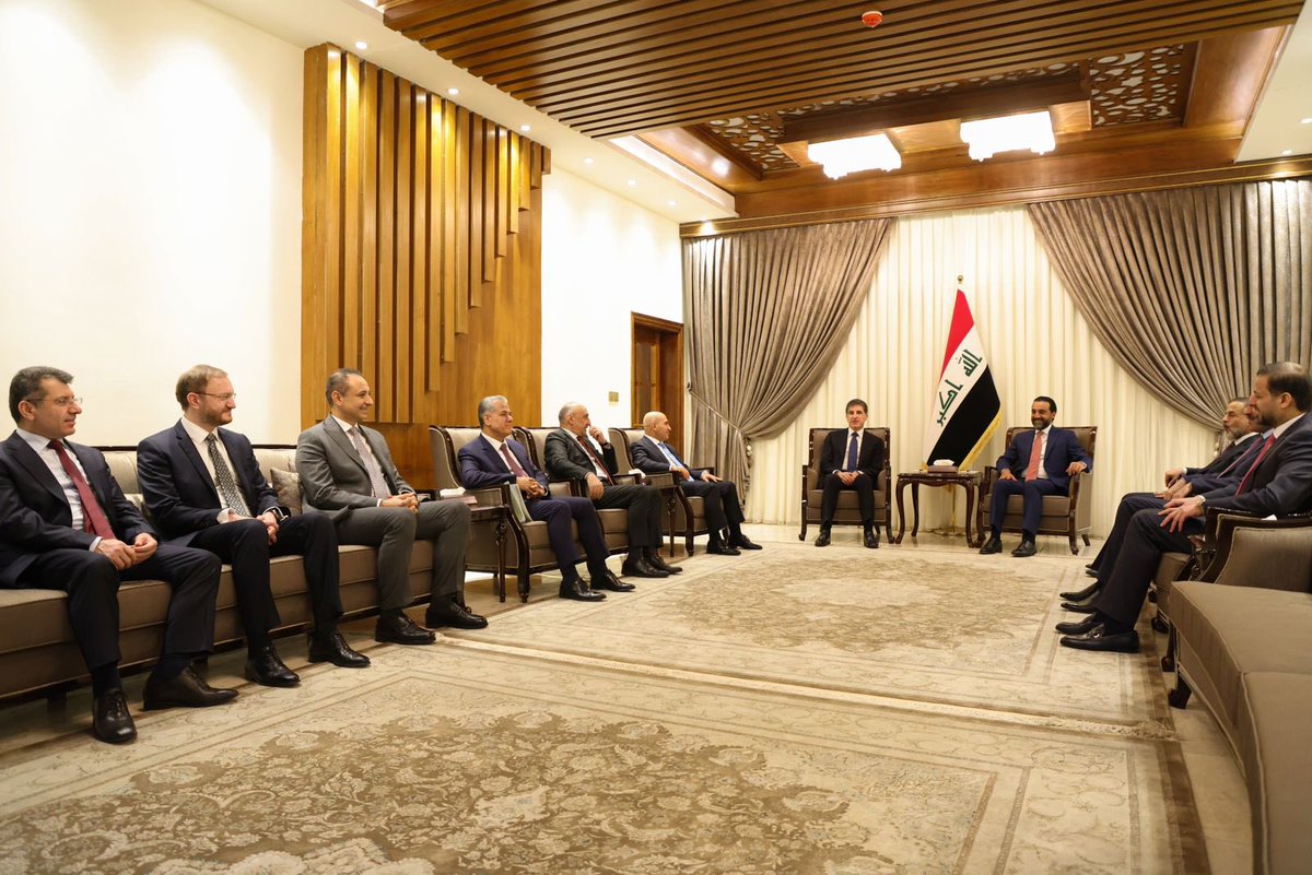 .@IKRPresident Nechirvan Barzani in Baghdad tonight met with Mohammed @AlHaLboosii, leader of the Taqadum Party. They discussed the current political situation and regional developments, ongoing efforts to select the speaker of the Iraqi Parliament, and Erbil-Baghdad relations.