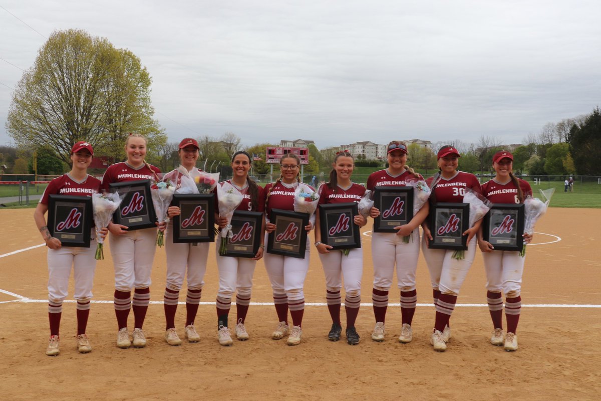 Today we celebrated our 9 wonderful seniors with our friends and family by our sides‼️🎓

Gill, Dara, Sophia, Jane, Sam, Raya, and Kersti. We love you all so much and are so grateful for the memories that have been created over the years❤️