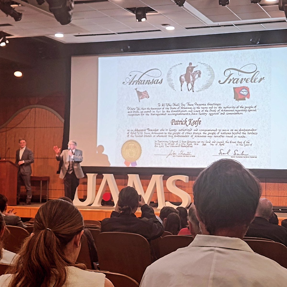 A big thank you to New York Times bestselling author Patrick Redden Keefe for his captivating talk on his book 'Empire of Pain' at the UAMS Medicine and Science Lecture on Friday, April 26th! 📚 The event was a huge success, with a full house in attendance.