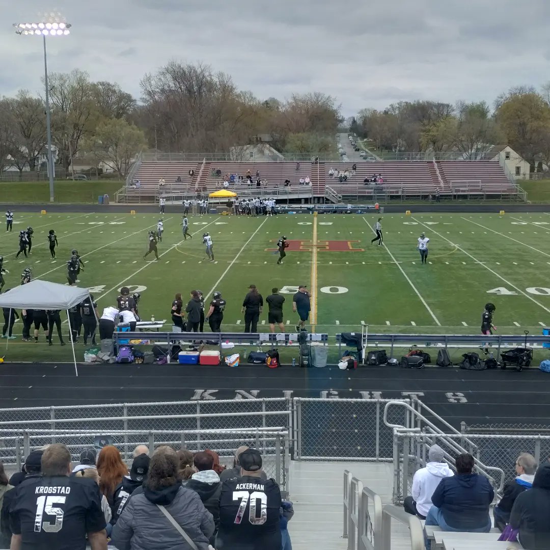 Today ushered in season 2 of PA announcing for @mnminxfootball (and their first win in team history). One of the officials said I sounded like the Kinnick Stadium PA announcer...too kind 😅