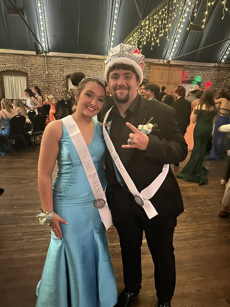 What a year for our guy N. Moog. King of the prom, Mr. Football candidate, Region MVP, G. Johnson Maverick Award Winner, M. Phillips Courage Award Winner, signed with the University of the Cumberlands & he’s dating the queen. #The1🤘