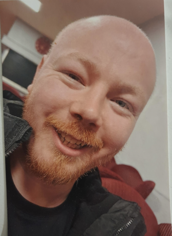 #MISSING: We need your help to find 33 year-old Craig, from Tamworth. He was last seen at around 12:00 on Friday 26/04/24 wearing black joggers, grey jacket, blue blazer, black trainers and was carrying a rucksack. Please DM or call 101 quoting 0014-26/04/24 with any information.
