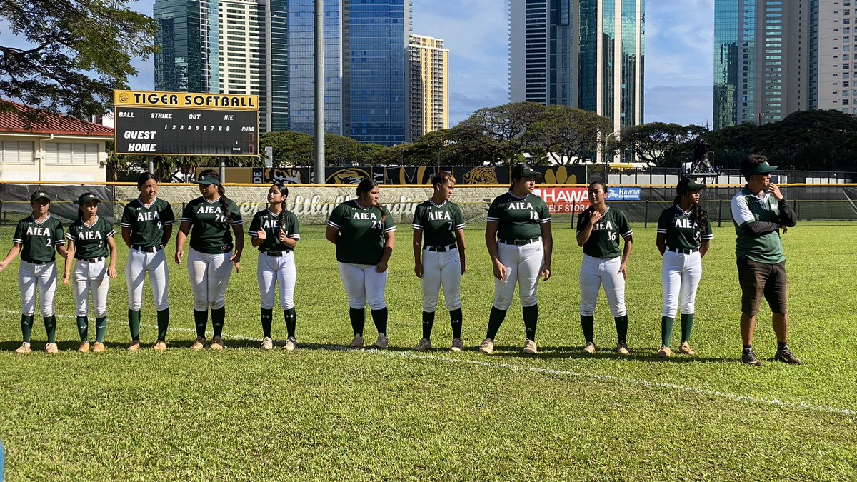 We’ve got the OIA D2 softball championship on air right now between Radford and ‘Aiea on @HIsportsradio Listen to all the action on AM 760 or 95.1 FM or at hawaiisportsradio.com @OIASports