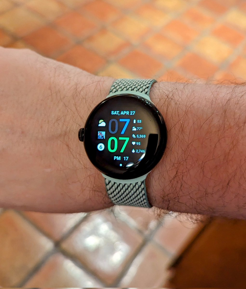 This is a new favorite! Great layout and customization. #PixelWatch #TeamPixel