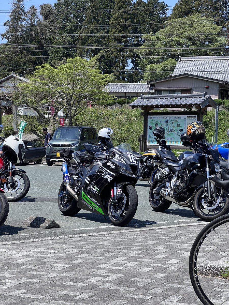 ぼっちおさんぽ
お財布忘れたからフランク買えないの死