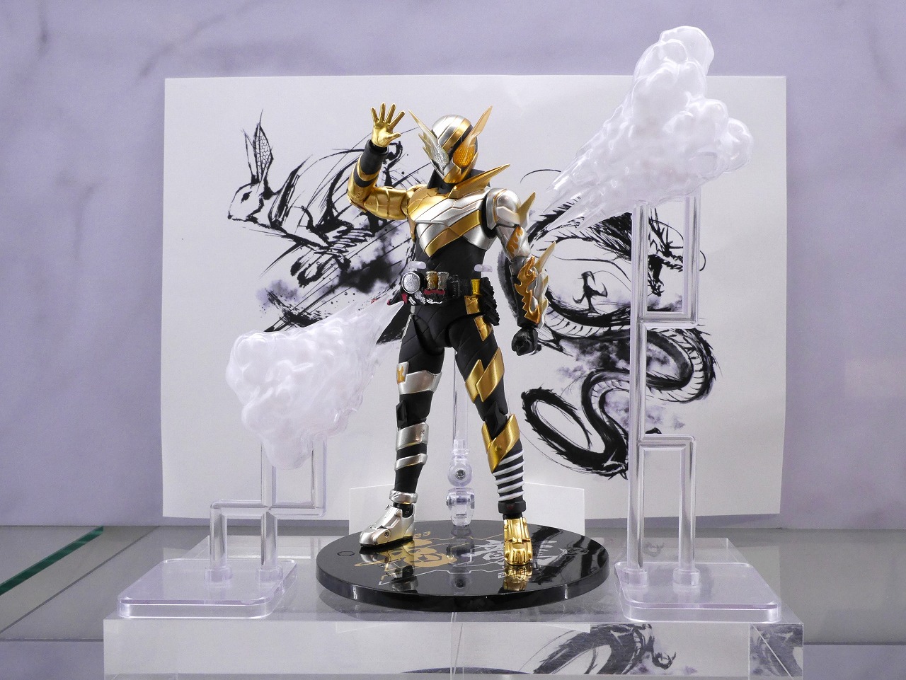 S.H.F仮面ライダービルドラビットドラゴン NEW YEAR EDITION Amazon | S H.Figuarts 仮面ライ ダービルド トライアルフォーム