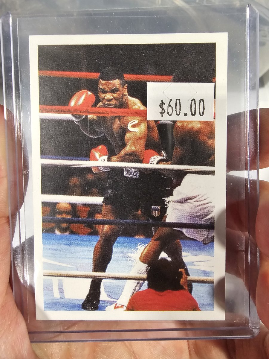 Excellent time at the Toronto Sports Card Expo today. Boxing cards are always scarce but I definitely found some gems today. #sportscards #boxingcards