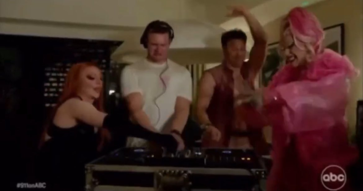 If u told me after the s6 finale that in s7, we'd have a canonically bisexual Buck DJing with a basically shirtless, shit-faced Eddie and drag queens, I would not have even remotely believed u 💀