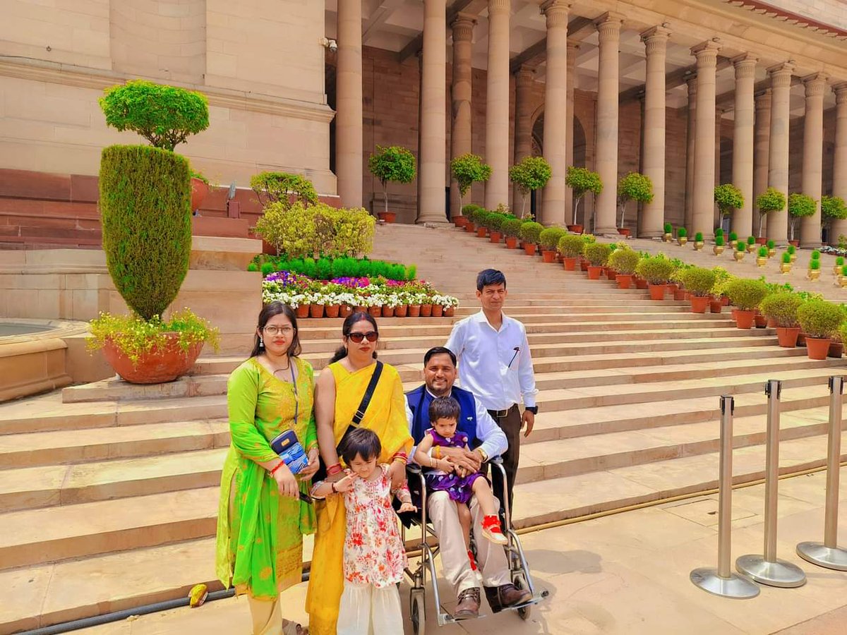 Grateful and honored to have visited the esteemed residence of the #PresidentOfIndia house with my family. The occasion was made even more special by the pride of receiving the #padmashriaward2024 
 on 22 April 2014. A cherished memory & unforgettable moments we'll forever