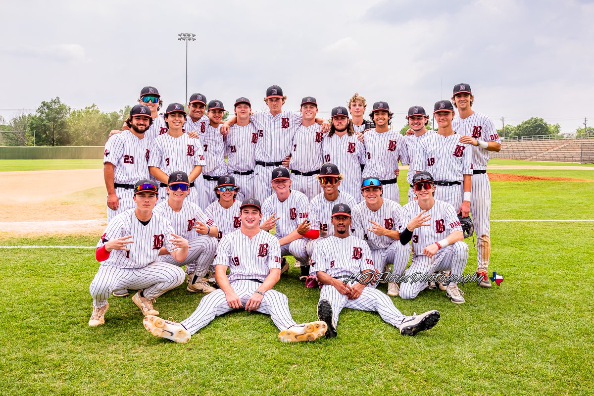 A great afternoon for some baseball and Senior Day for the Bowie Bulldawgs at Burger Stadium. Thank you to the Class of 2024! Go Dawgs!!!⚾️🐾 @BowieDugout @AISDBowie @var_austin @MaxPreps @Rickyprep