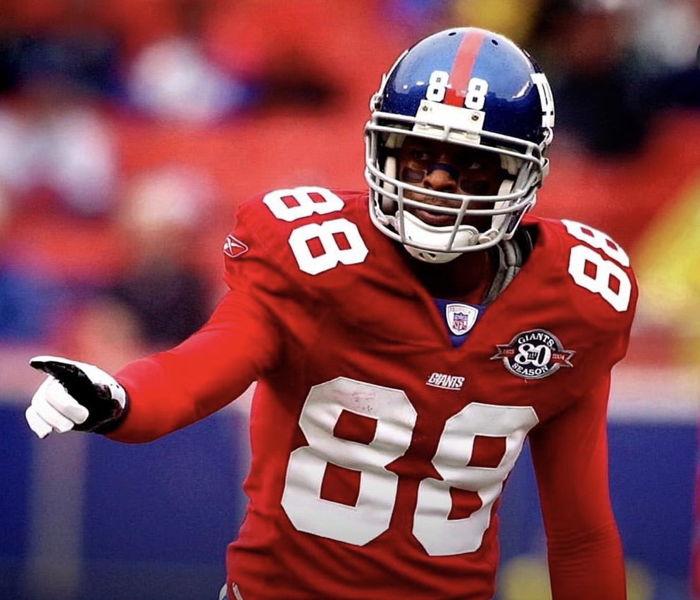 Not a fan of the red jerseys but even I have to say they look extra crispy here. #NYGiants