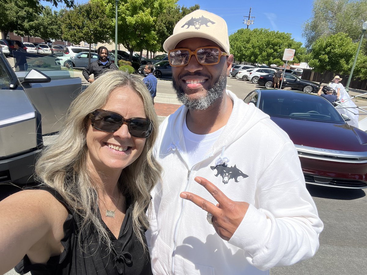 Fun day talking about all things related to my car and being the best NorCal Regional Lead Representative of the @LucidMotors Owners Club I can be! Spreading the EV word with my friend @SjvTesla and his new Cybertruck! We were busy down at our end of @cityoftracy Earth Day Event