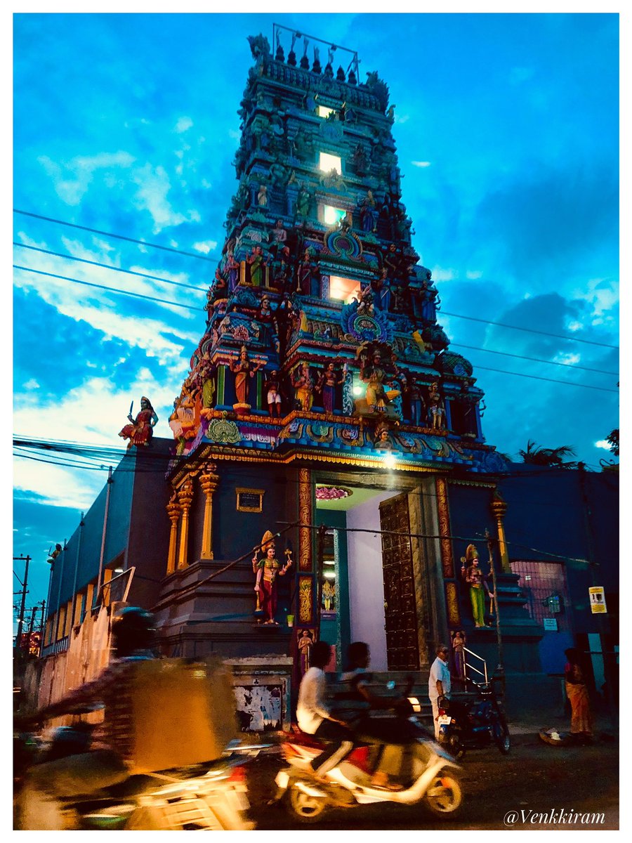 Quote something blue in your gallery 💙 

#eveningvibes #suburban #chennai #streetview #Blue #Sky #southindia #temple #tamilnadu #photography #venkkiclicks
