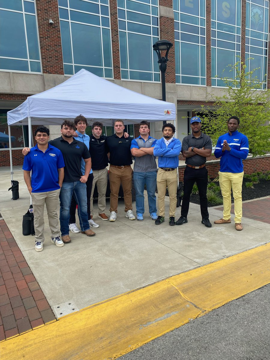 Guys worked valet at the @moreheadstate Gala this evening! #SkoEags #SoarHigher