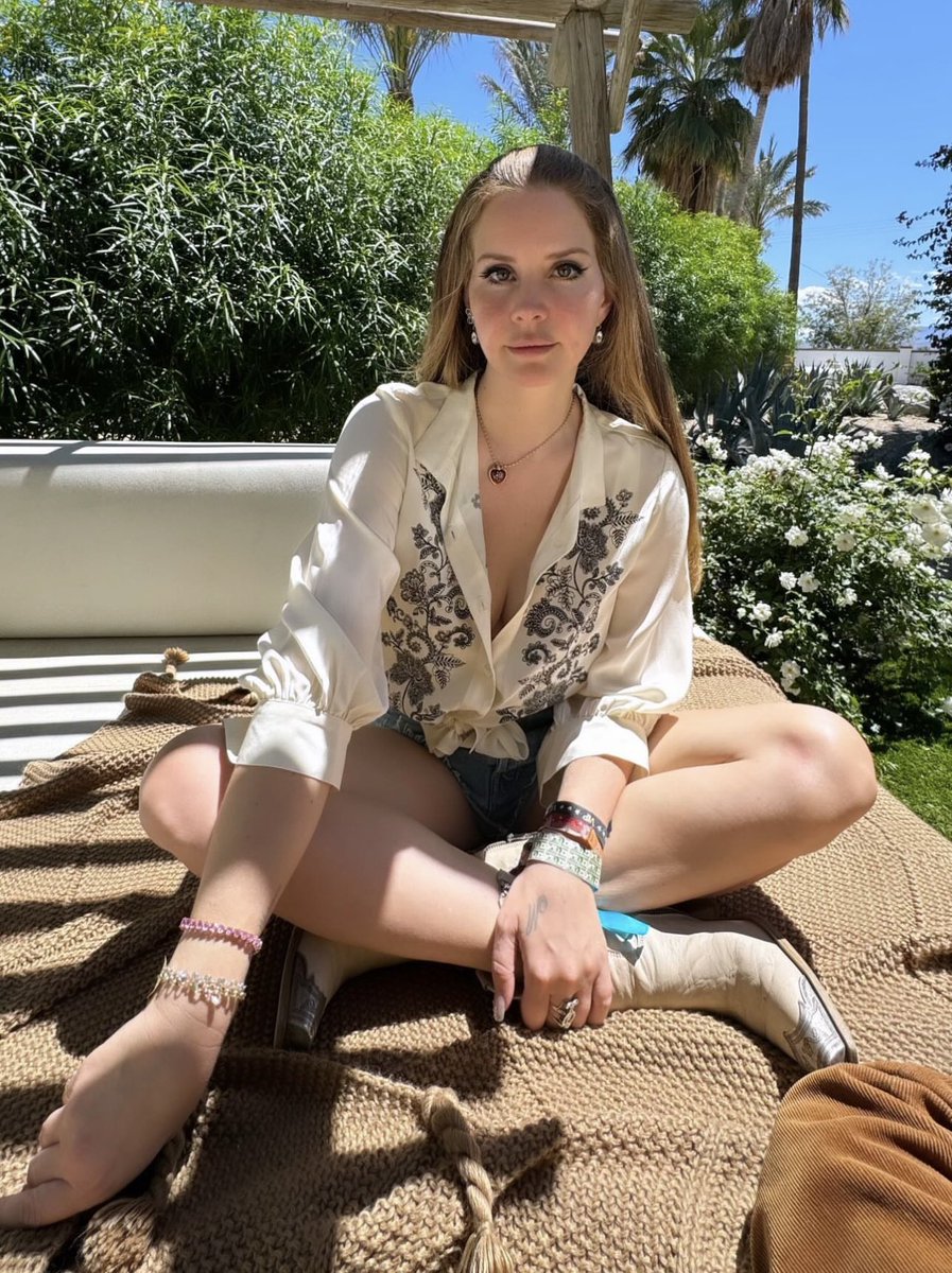 Lana Del Rey World tweet media