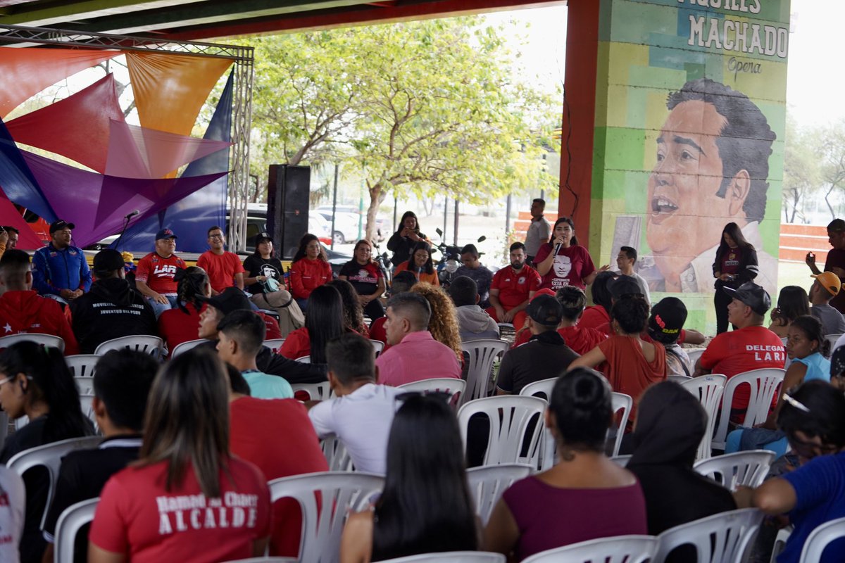 #27Abril Seguimos en #Lara desde la Asamblea de nuestra vanguardia. Soñando, haciendo y creciendo en todos los rincones de Venezuela con la Juventud que ama a la Patria.