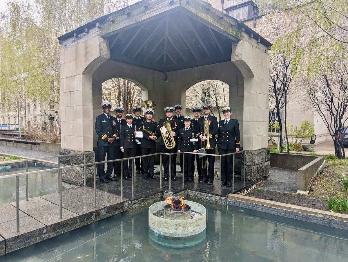 The rain won’t damp our spirits today, thanks to the musical support by #HMCSYork’s Band! ☔️🥁🎷🎺

Sailors and musicians participated the at Vietnamese Association’s Journey to Freedom Day and Flag Raising ceremony at Nathan Phillips Square. 
#WeTheNavy